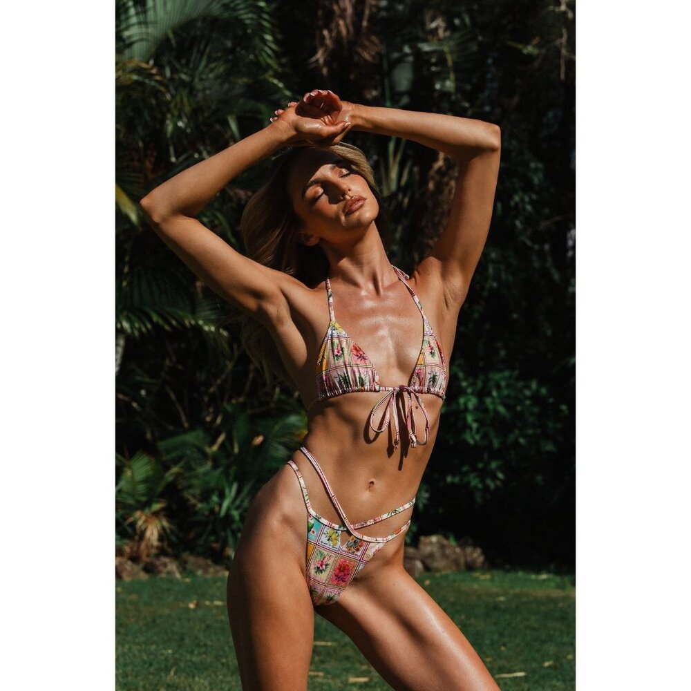 Facil BOMBON Tropical Postage Stamp Print Two-Piece Bikini Set Sz Sm - Picture 3 of 15